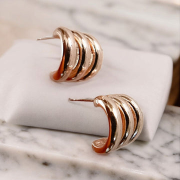 EL ARO Golden Triple-Band Half Hoop Chunky Stud Earrings
