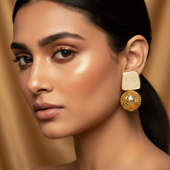EL ARO Cream Enamel & Gold Mesh Ball Drop Earrings