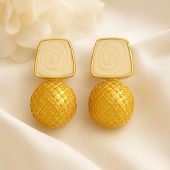 EL ARO Cream Enamel & Gold Mesh Ball Drop Earrings