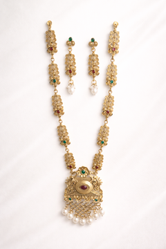 Elaro Gold Kundan Lotus Choker Necklace Set with Ruby Bead Drops