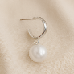 EL ARO Pearl Huggie Hoop Earrings