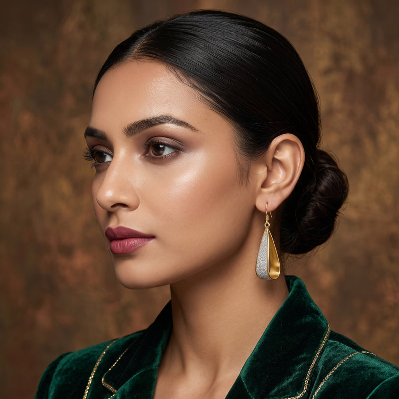 EL ARO Gold & Glitter Twisted Teardrop Dangle Earrings