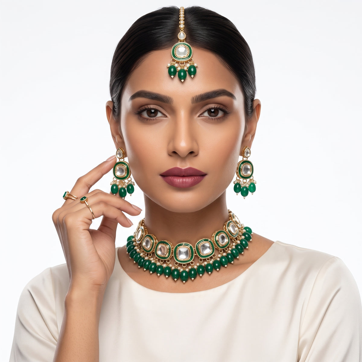 EL ARO Emerald Green Kundan Jewellery Set – Choker Necklace, Earrings & Maang Tikka