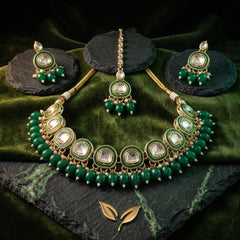 EL ARO Emerald Green Kundan Jewellery Set – Choker Necklace, Earrings & Maang Tikka