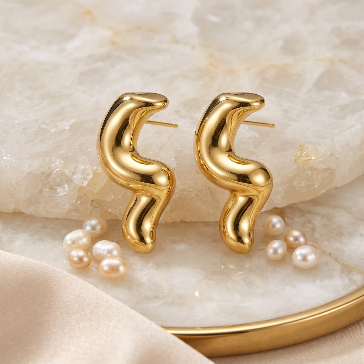 EL ARO Gold Sculptural S-Wave Chunky Hoop Stud Earrings