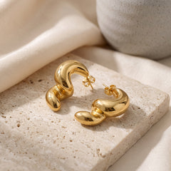 EL ARO Gold Sculptural S-Wave Chunky Hoop Stud Earrings