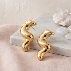 EL ARO Gold Sculptural S-Wave Chunky Hoop Stud Earrings