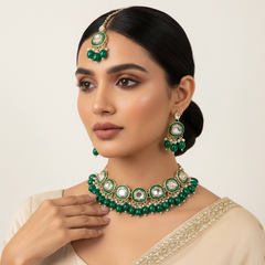 EL ARO Emerald Green Kundan Jewellery Set – Choker Necklace, Earrings & Maang Tikka